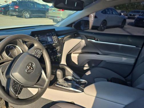Ice Cap 2024 Toyota Camry LE