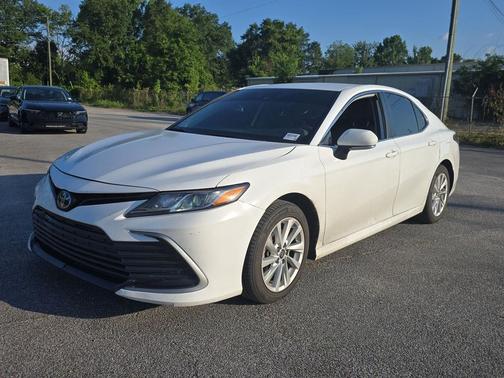 Ice Cap 2024 Toyota Camry LE