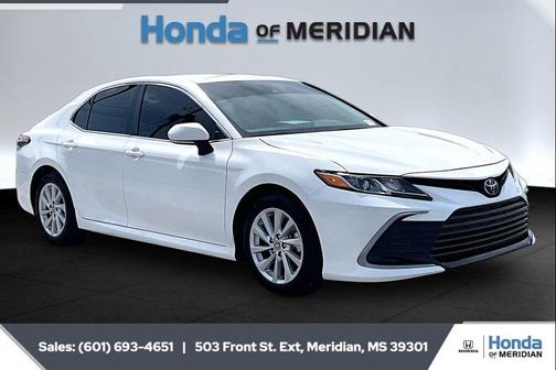 Ice Cap 2024 Toyota Camry LE