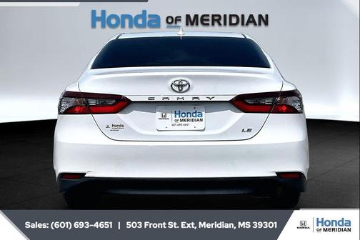 Ice Cap 2024 Toyota Camry LE