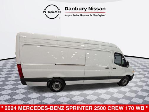 2024 Mercedes-Benz Sprinter 2500 Crew 170 WB