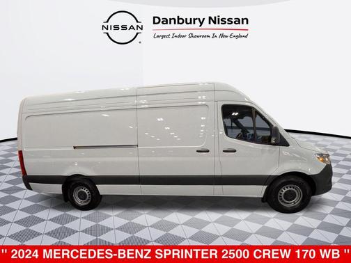 2024 Mercedes-Benz Sprinter 2500 Crew 170 WB