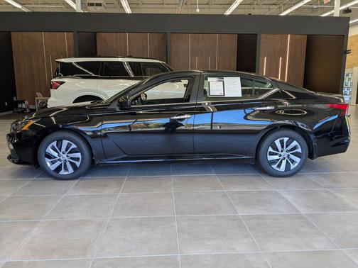 2022 Nissan Altima S FWD