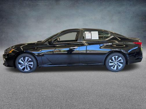 2022 Nissan Altima S FWD