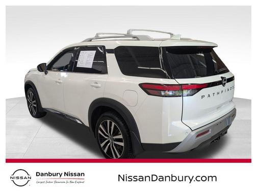 2024 Nissan Pathfinder Platinum FWD