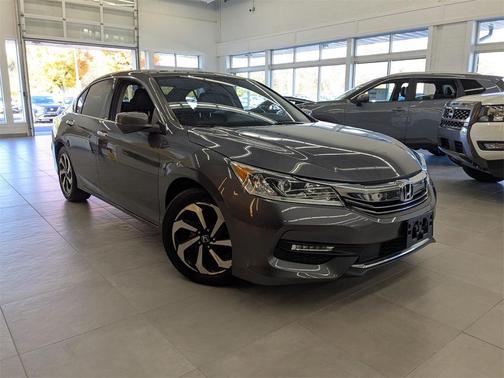 2017 Honda Accord EX-L w/Navigation & Honda Sensing
