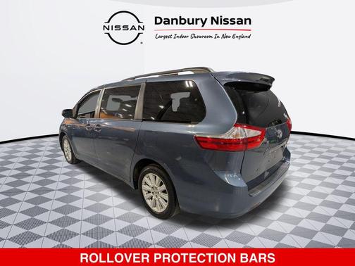 2016 Toyota Sienna LE