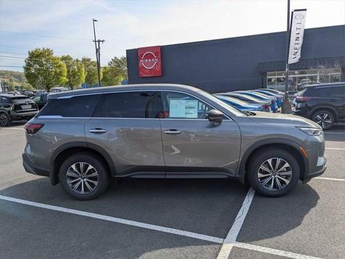 2025 INFINITI QX60 Pure
