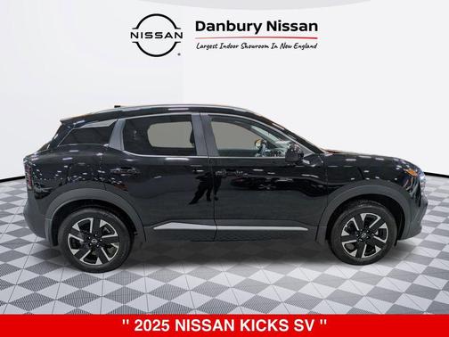 2025 Nissan Kicks SV