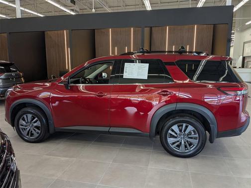 2023 Nissan Pathfinder SV 4WD