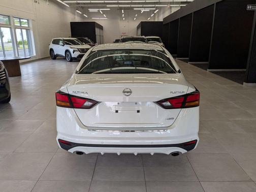 2022 Nissan Altima Platinum Intelligent AWD