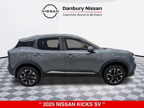 2025 Nissan Kicks SV