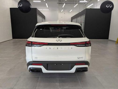 2025 INFINITI QX60 Pure