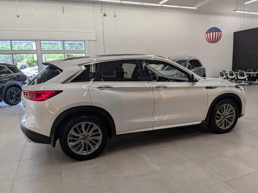 2023 INFINITI QX50 LUXE AWD
