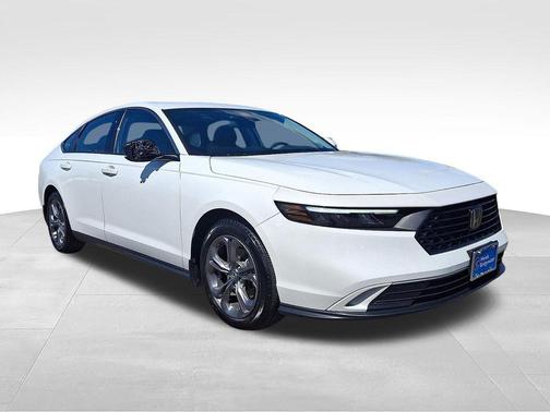 Platinum White Pearl 2024 Honda Accord EX