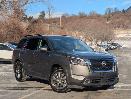 2024 Nissan Pathfinder SV 4WD