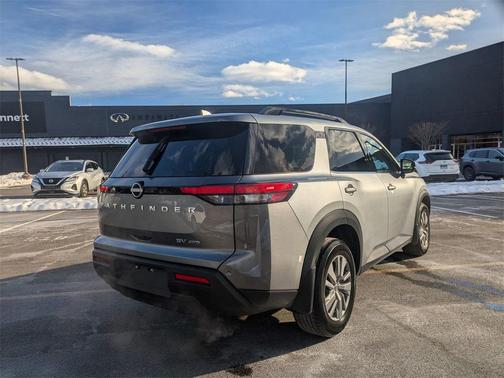 2024 Nissan Pathfinder SV 4WD