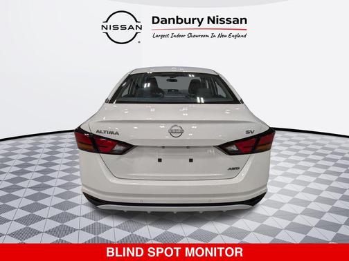 Pearl White Tricoat 2024 Nissan Altima 2.5 SV