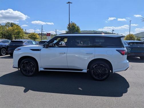 2026 INFINITI QX80 SPORT