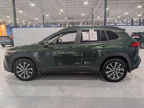 2024 Toyota Corolla Cross XLE