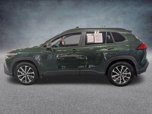 2024 Toyota Corolla Cross XLE