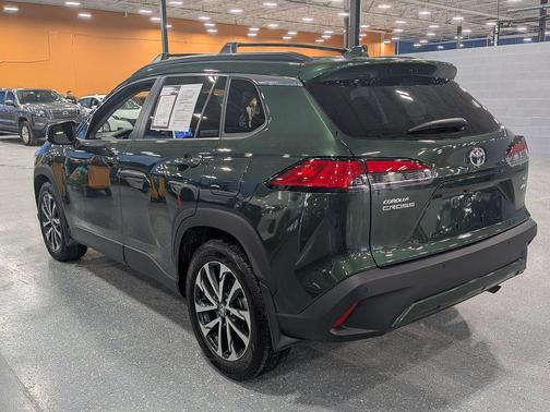 2024 Toyota Corolla Cross XLE