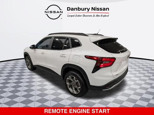 Summit White 2025 Chevrolet Trax LT