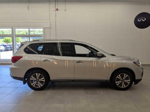 2020 Nissan Pathfinder S 4WD