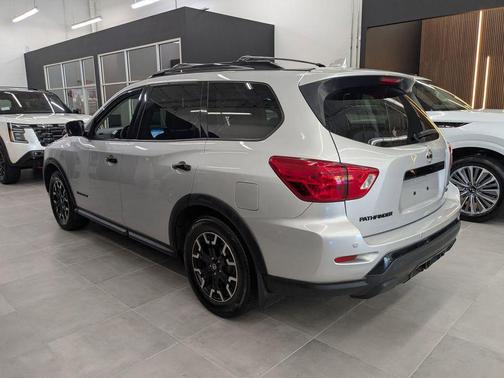 2020 Nissan Pathfinder SL 4WD