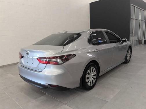 2024 Toyota Camry Hybrid LE