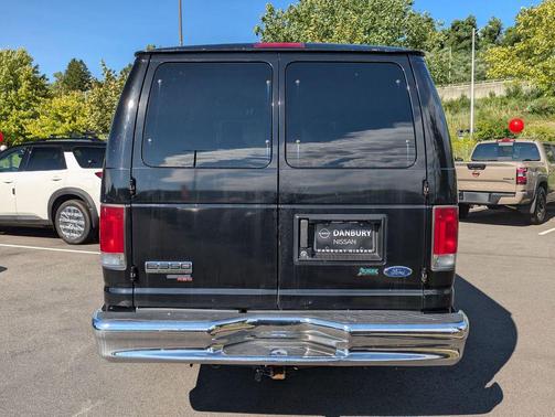 2012 Ford E350 Super Duty XLT