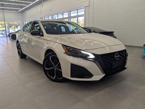 2023 Nissan Altima SR Intelligent AWD