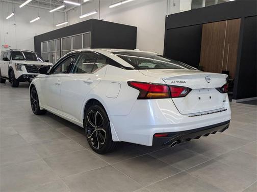 2023 Nissan Altima SR Intelligent AWD