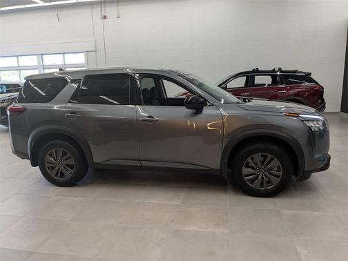 2024 Nissan Pathfinder S 4WD