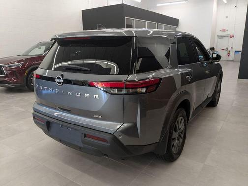 2024 Nissan Pathfinder S 4WD
