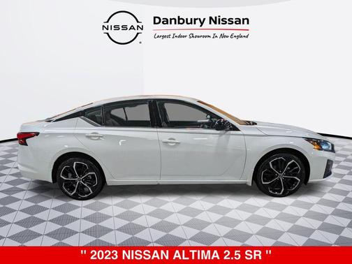 Pearl White Tricoat 2023 Nissan Altima SR Intelligent AWD