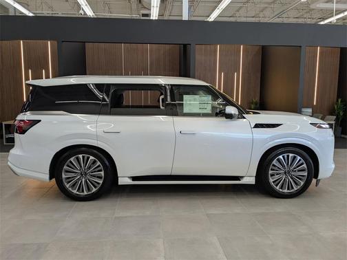 2026 INFINITI QX80 Luxe