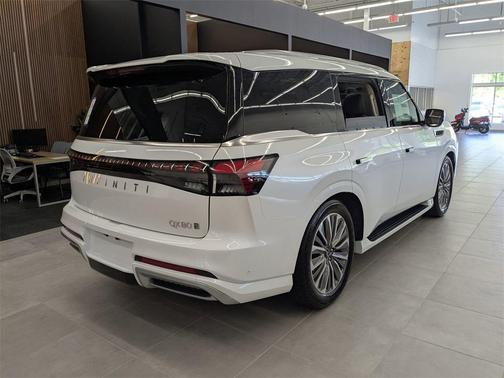 2026 INFINITI QX80 Luxe