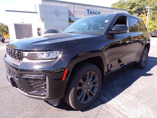 Diamond Black Crystal Pearlcoat 2026 Jeep Grand Cherokee Limited