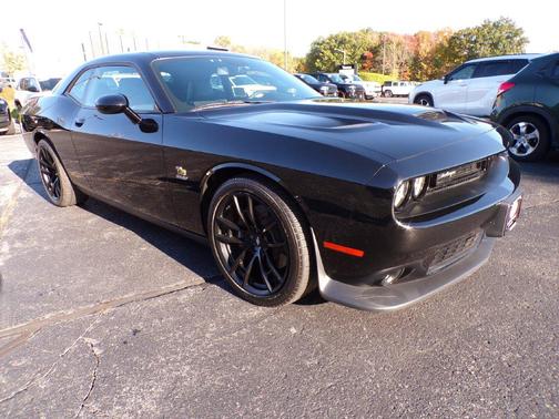 Pitch Black Clearcoat 2019 Dodge Challenger R/T Scat Pack