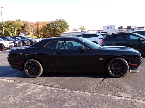 Pitch Black Clearcoat 2019 Dodge Challenger R/T Scat Pack