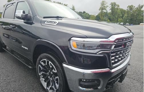Diamond Black Crystal Pearlcoat 2026 RAM 1500 Longhorn
