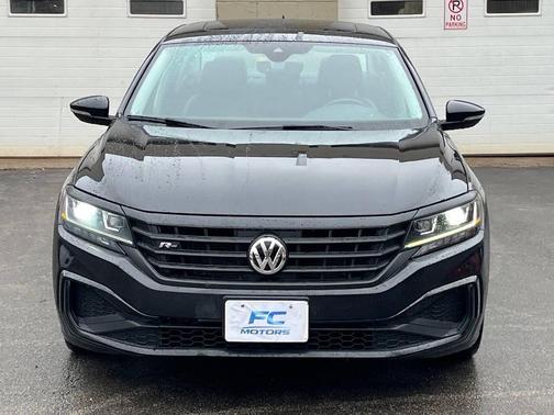 Deep Black Pearl 2020 Volkswagen Passat 2.0T R-Line