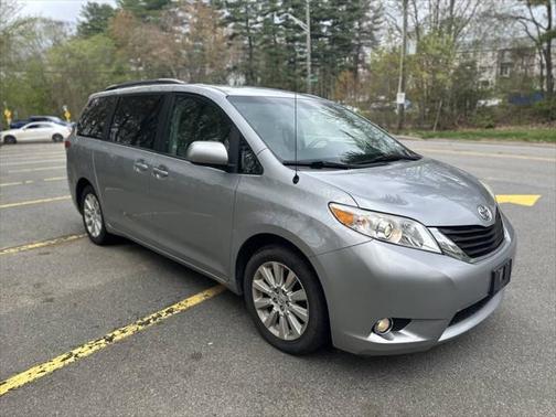 2014 Toyota Sienna LE