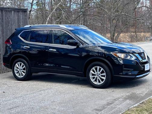 Magnetic Black Pearl 2020 Nissan Rogue SV