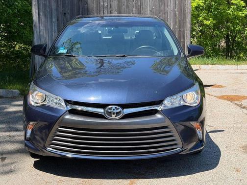 Parisian Night Pearl 2016 Toyota Camry LE
