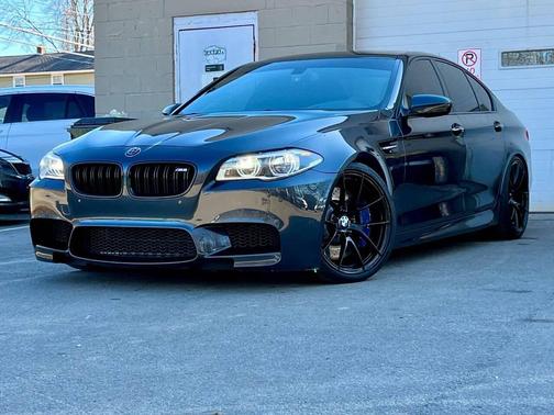 Gray 2015 BMW M5 Base