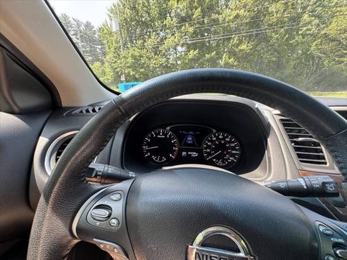 2013 Nissan Pathfinder SL