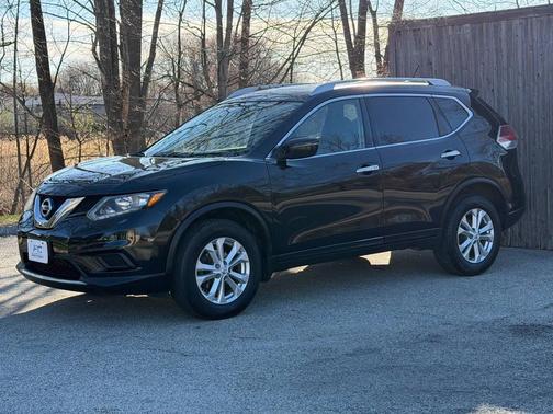 Magnetic Black 2016 Nissan Rogue SV