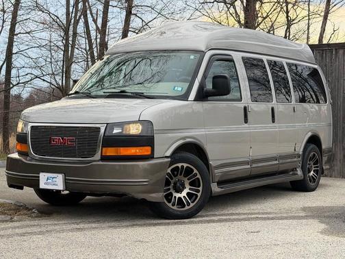 Carbon Metallic 2005 GMC Savana 1500 Cargo